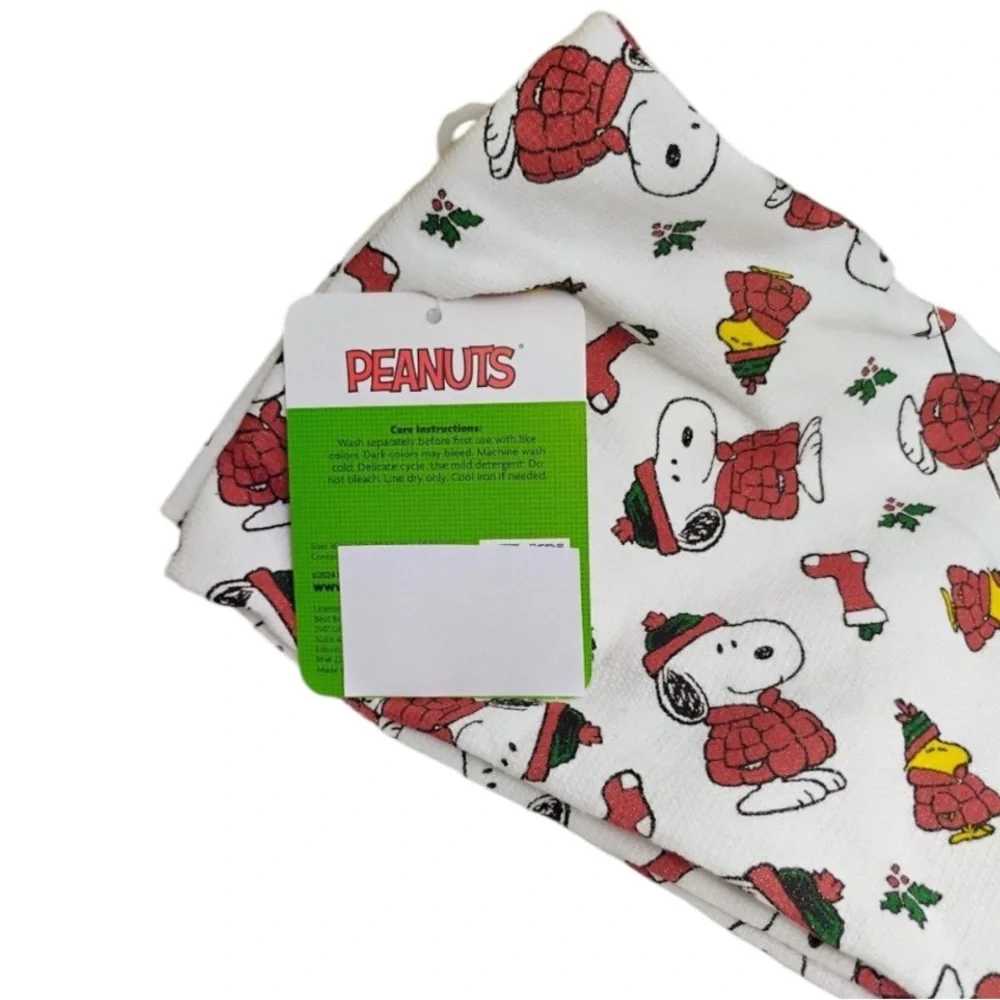 Peanuts Snoopy Red Puffer Kitchen Towels 2 Pack Set
